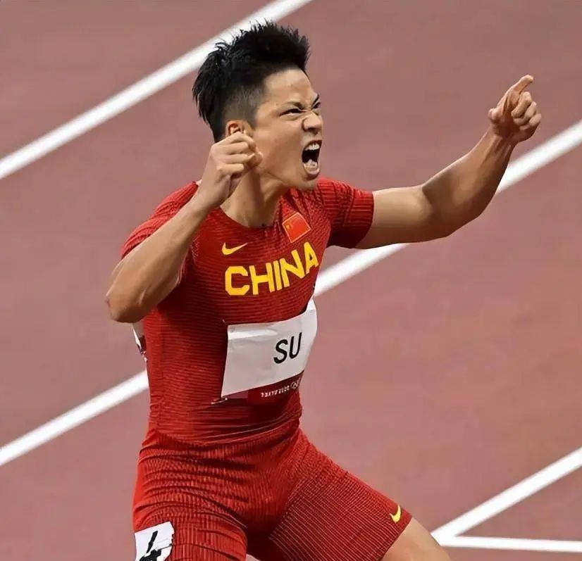 九游体育-苏炳添刷新世界纪录,曼联教练激动落泪!(苏炳添刷新世界纪录,曼联教练激动落泪视频)