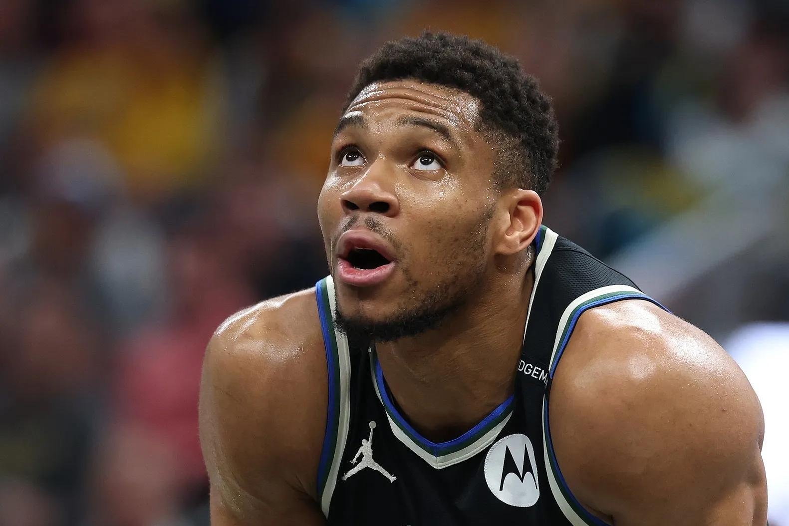 九游体育官网-包含字母哥在老鹰比赛中刷新纪录,出色发挥引发热议!全场沸腾不已的词条