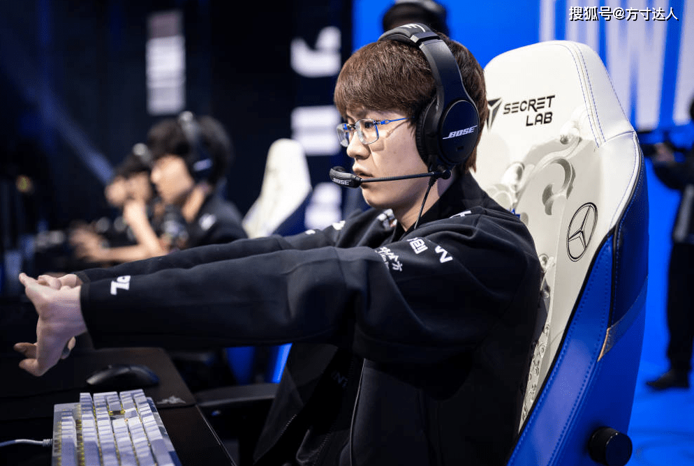 九游体育官网- 出色防守引发热议！，Scout在曼联比赛中锐不可当比赛高潮迭起