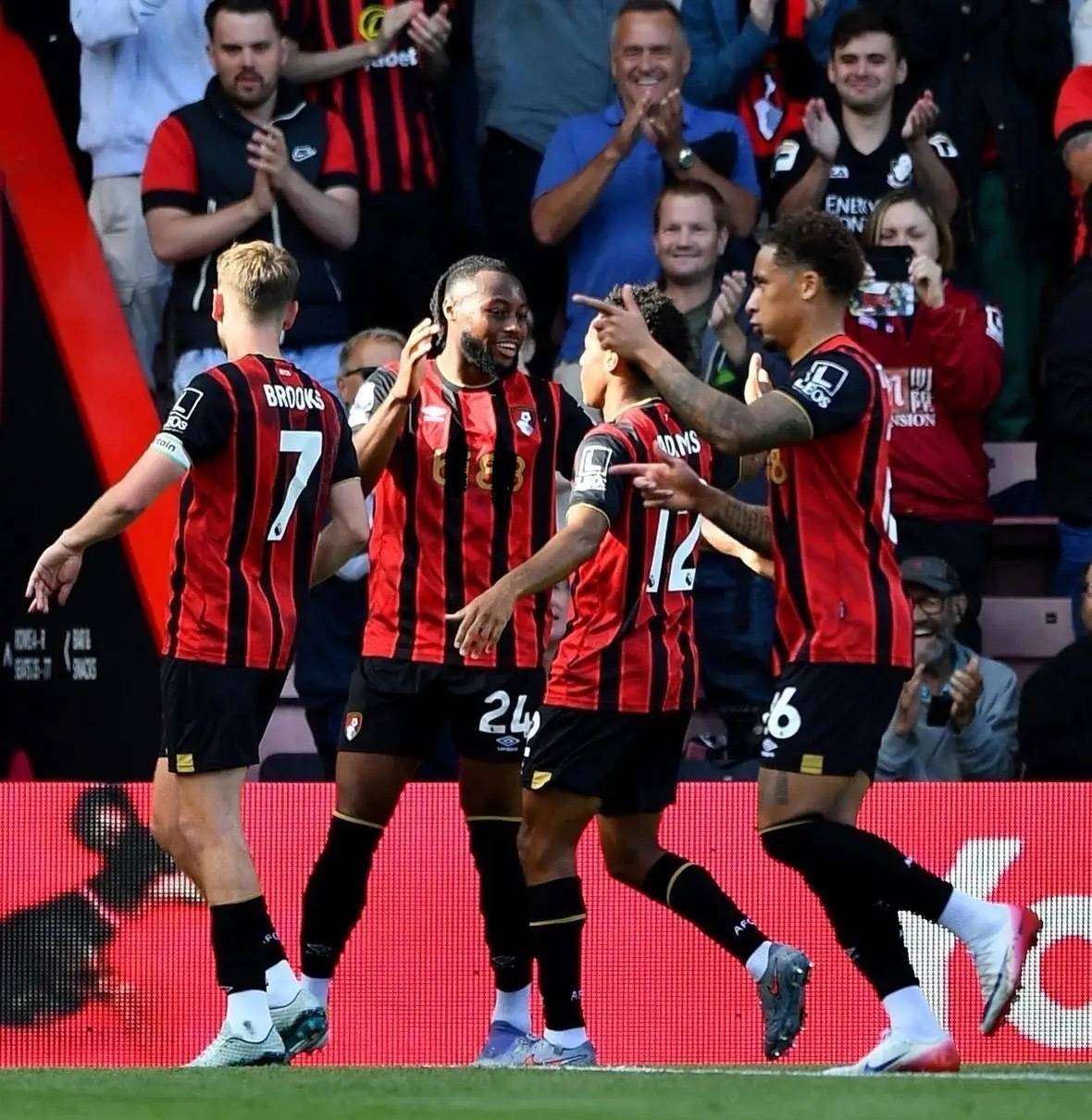 九游体育APP-包含拉齐奥冲刺阶段造点机会，志在英超名次提升，赛场秩序良好，临场指挥获称赞的词条